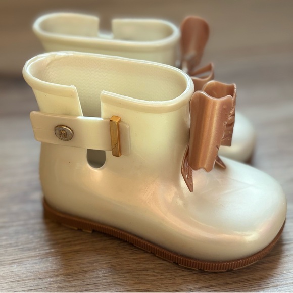 NWOT Mini Melissa Sugar Rain Boots Pearl Rose Gold Bow Toddler baby girl Size 7 - Picture 5 of 7